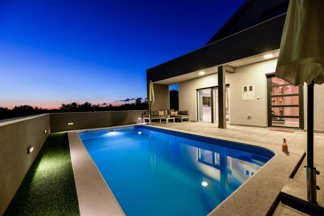 Luxurious Villa Natali Pridraga Exterior photo